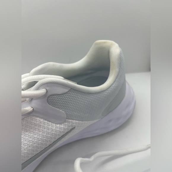 Nike Wmns Revolution 6 Next Nature 'White Pure Platinum' DC3729-101 New Size - Picture 3 of 5